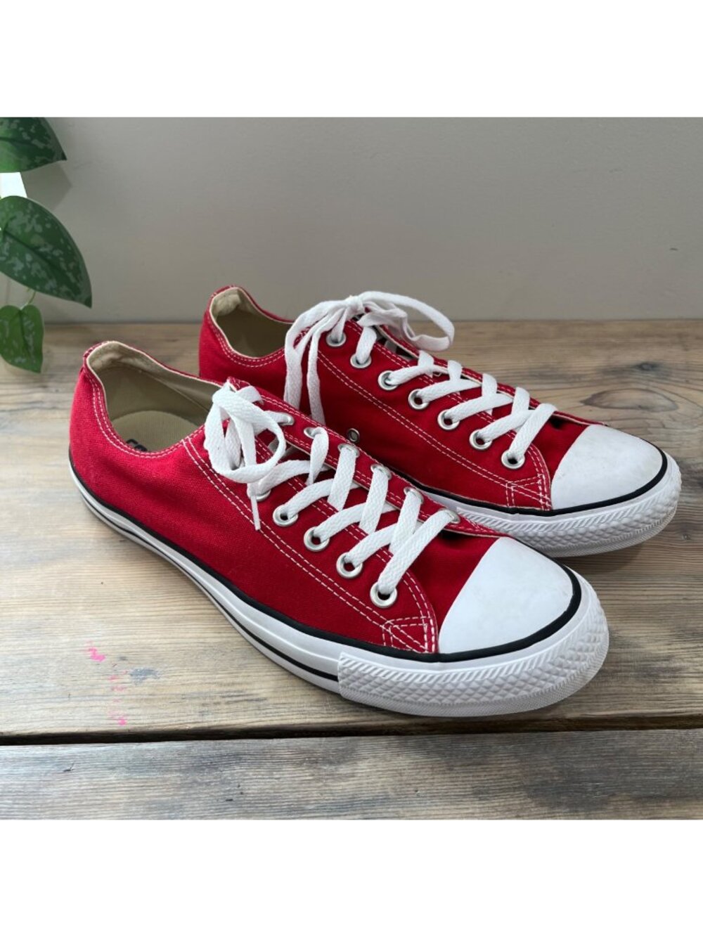 Converse All Star Chuck Taylor Low Top Sneaker Mens 10 Womens 12 Red Canvas